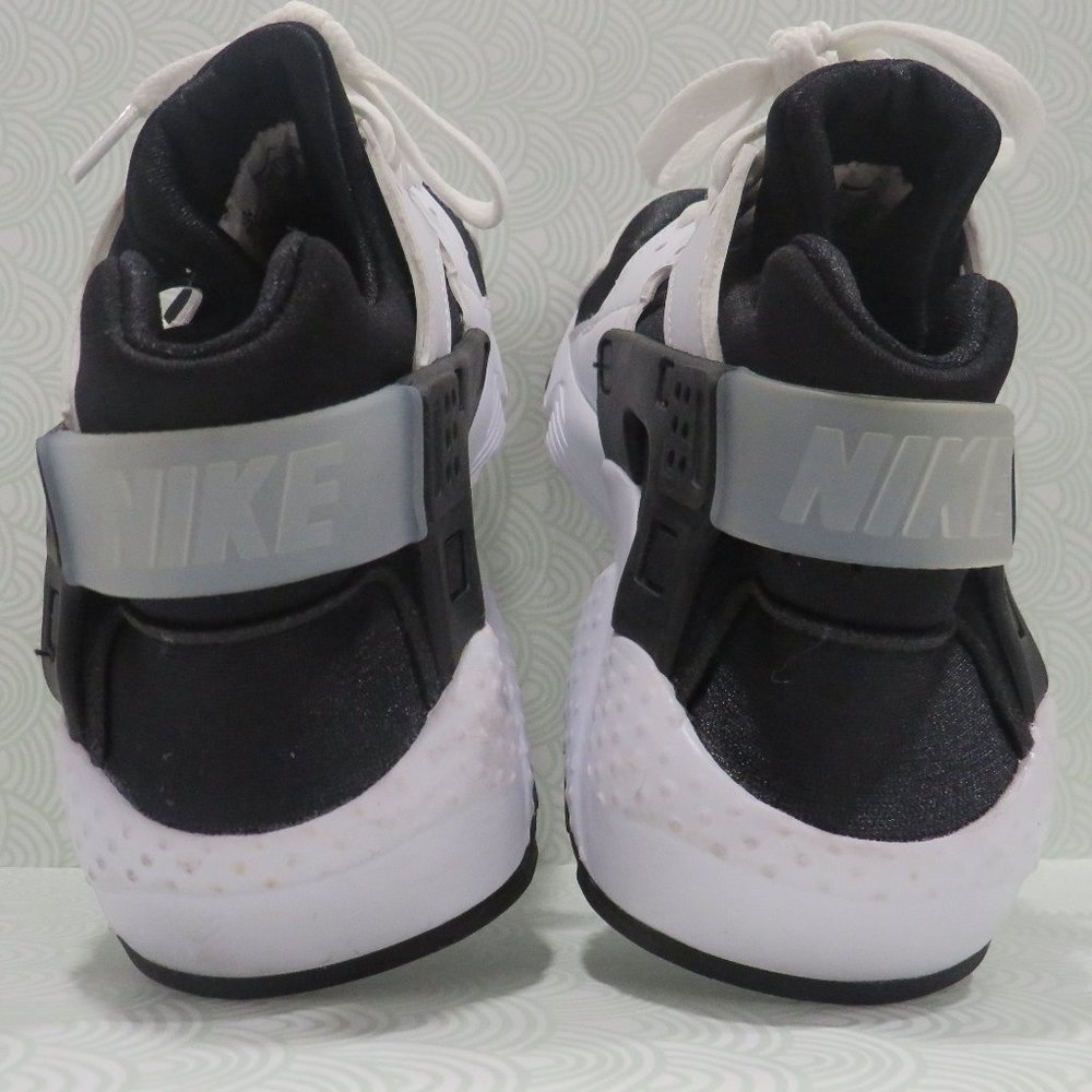 NIKE💥NIKE AIR HUARACHE BLACK AND WHITE💥 - Picture 6 of 10